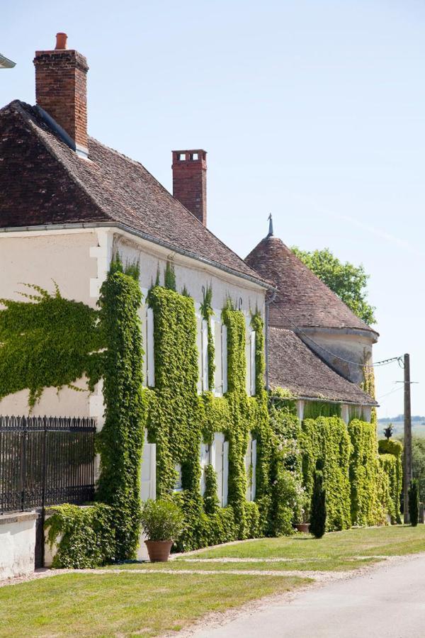 Chateau De La Resle - Design Hotels Montigny-la-Resle Exterior photo