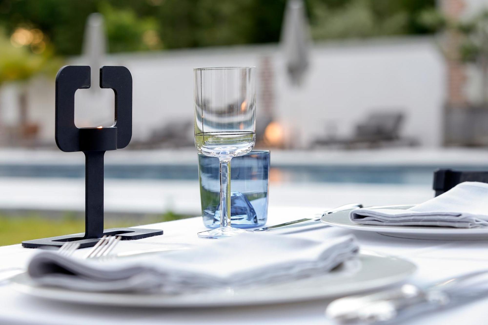 Chateau De La Resle - Design Hotels Montigny-la-Resle Exterior photo