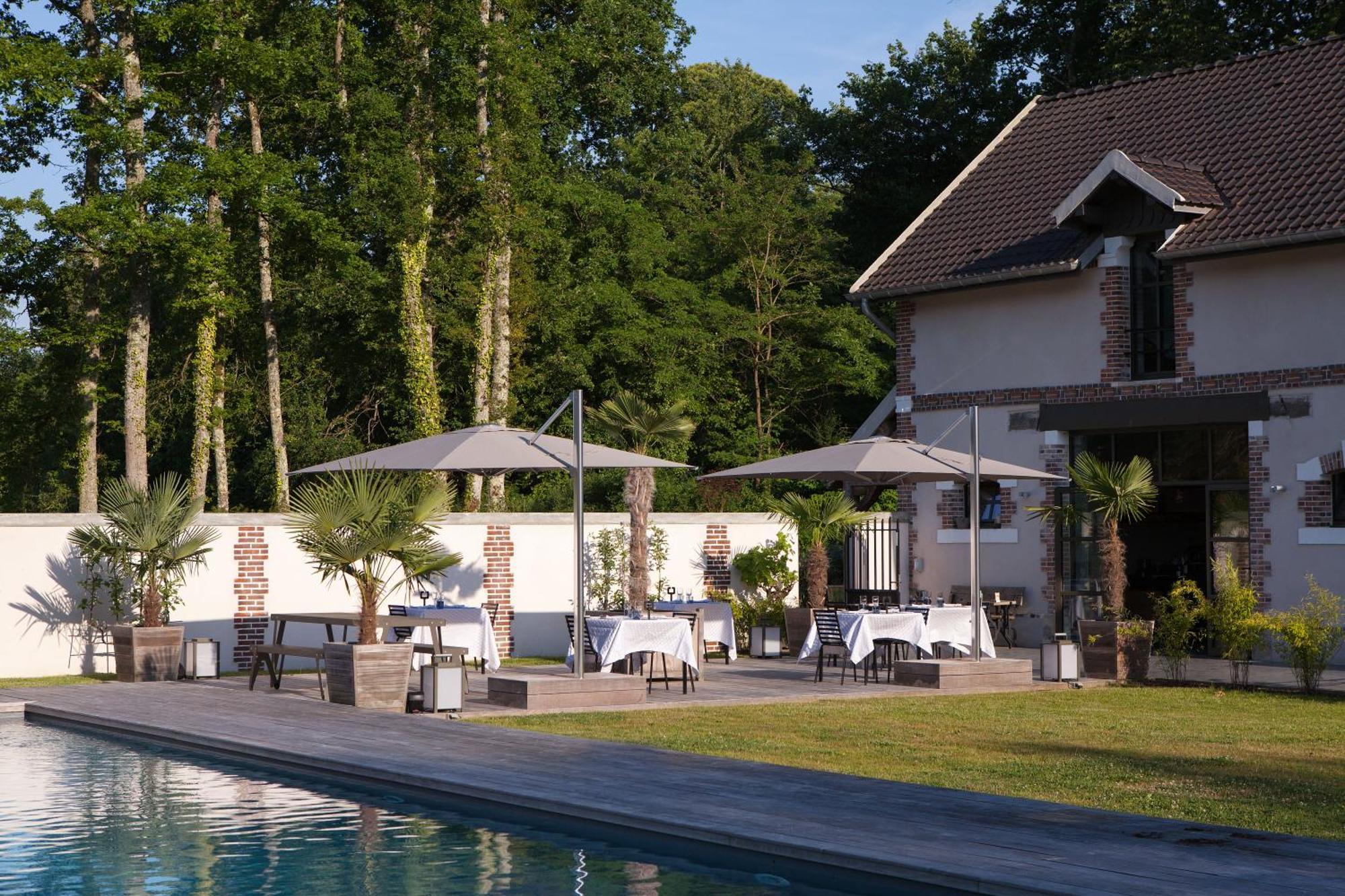 Chateau De La Resle - Design Hotels Montigny-la-Resle Exterior photo